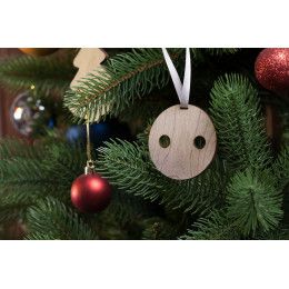 Деревянная подвеска Carving