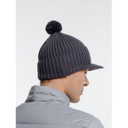 Вязаная шапка с козырьком Peaky