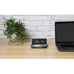 Часы настольные с беспроводным зарядным устройством Pitstop