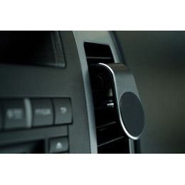 Магнитный держатель для смартфонов Pinch