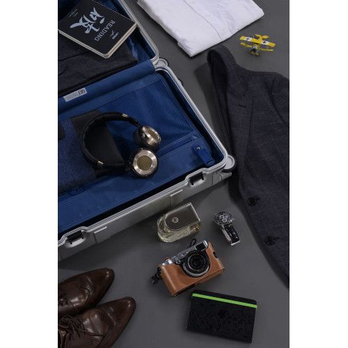 Чемодан Metal Luggage, серебристый