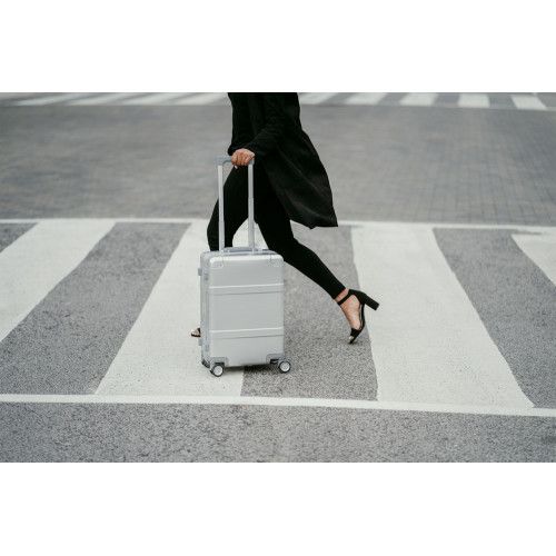 Чемодан Metal Luggage, серебристый