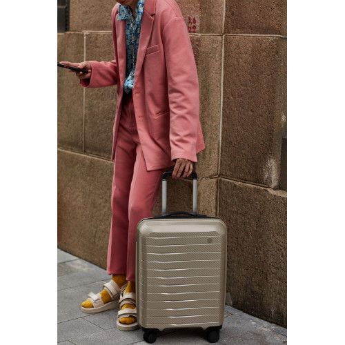 Чемодан Lightweight Luggage S, бежевый