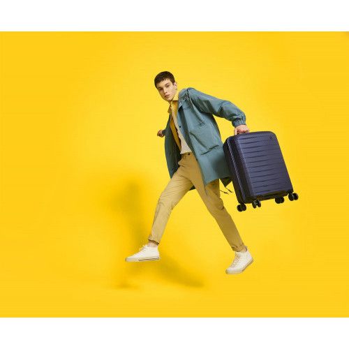 Чемодан Lightweight Luggage M, синий